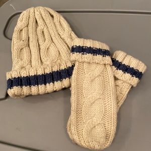 AE hat and gloves set